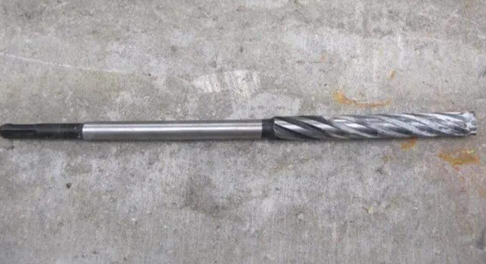 ควรเลือกดอกสว่านแบบไหนสำหรับคอนกรีตเสริมเหล็ก?