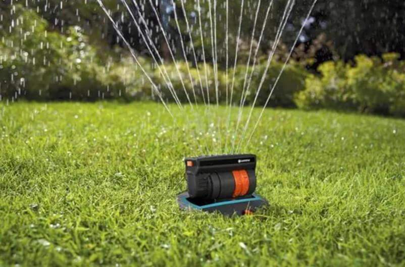 จะวางแผนการรดน้ำในสวนทีละขั้นตอนอย่างไร?