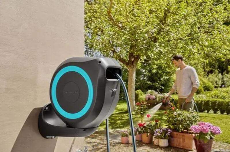 ถังเก็บน้ำติดผนังและการรดน้ำสวนขนาดเล็ก