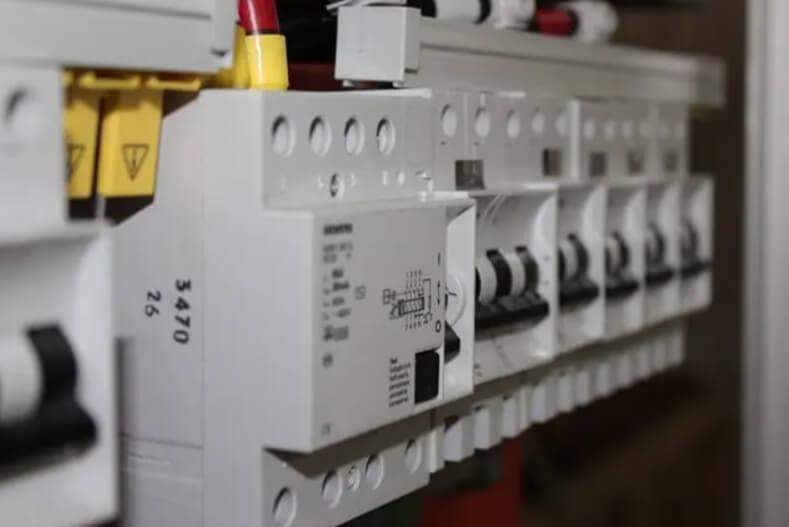 ไฟดับ – ทำไมฟิวส์ในบ้านถึงขาด?