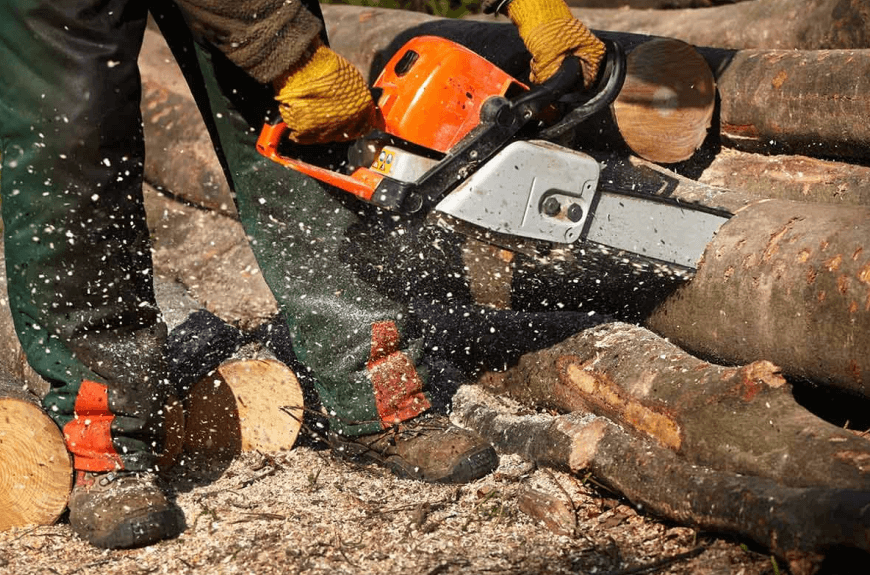 กางเกงป้องกันที่ดีที่สุดสำหรับการใช้เลื่อย